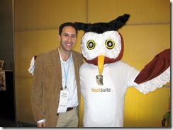 David Berkowitz and the HootSuite Owl at the 140 Characters Conference June 09 - 140conf